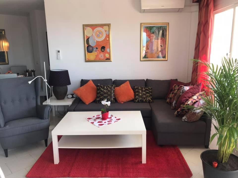 Apartment Caronte Malaga Bagian luar foto