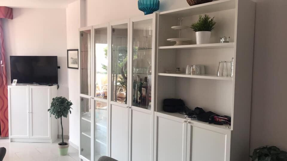 Apartment Caronte Malaga Bagian luar foto